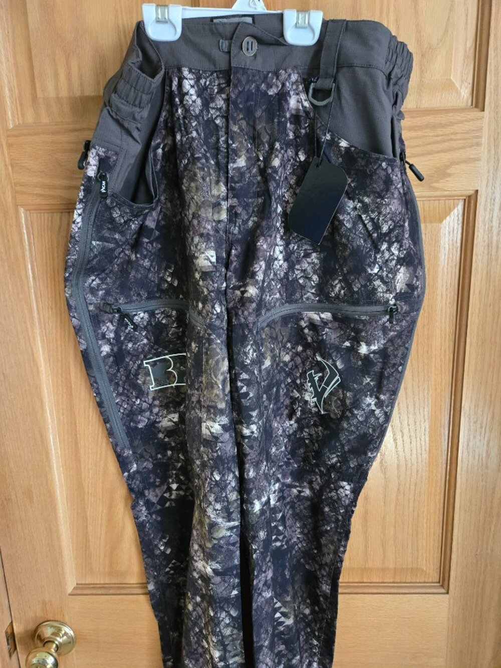 Vycah Zenyx Camo Hunting 38x34  NWT's